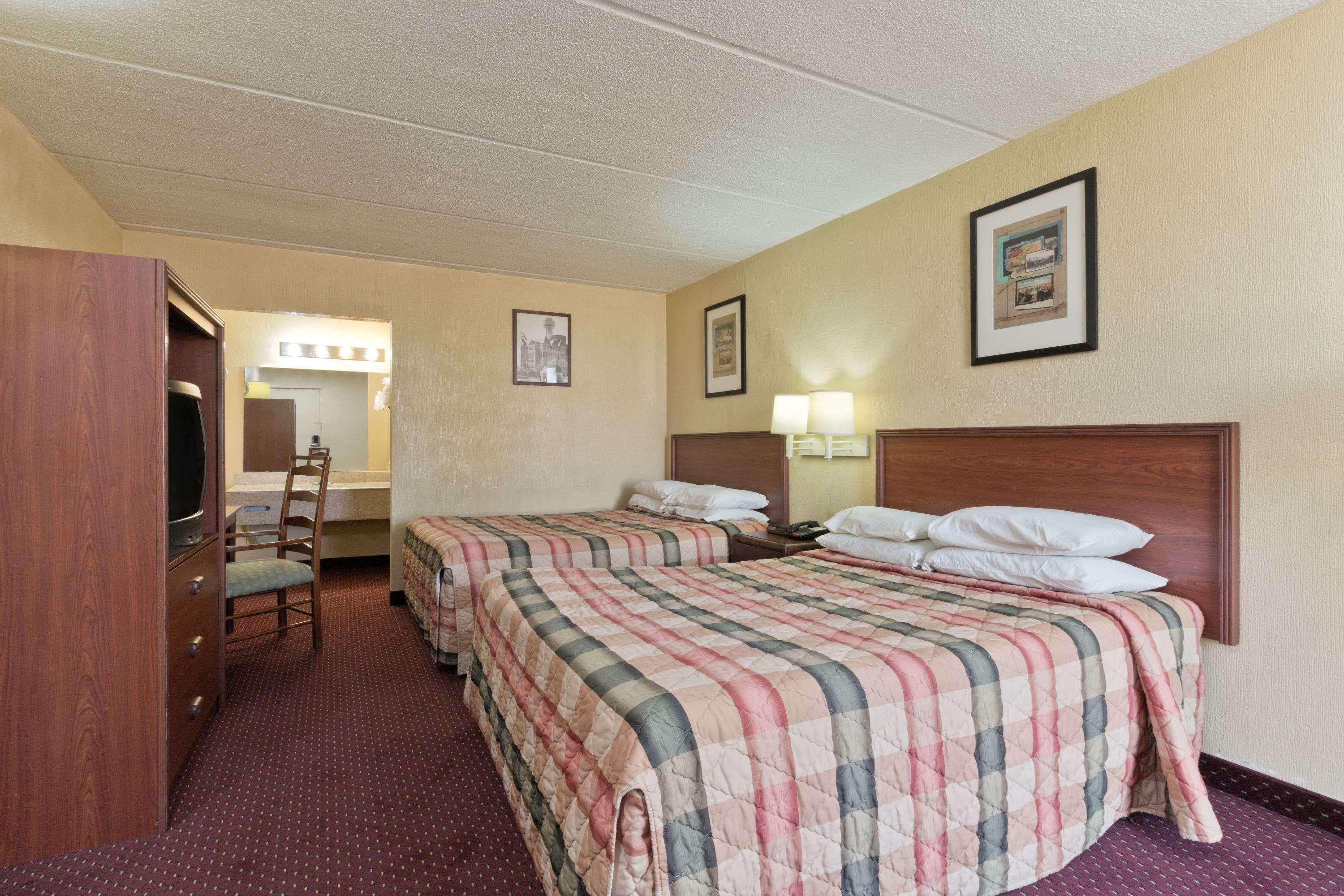 Knights Inn Brenham Zewnętrze zdjęcie