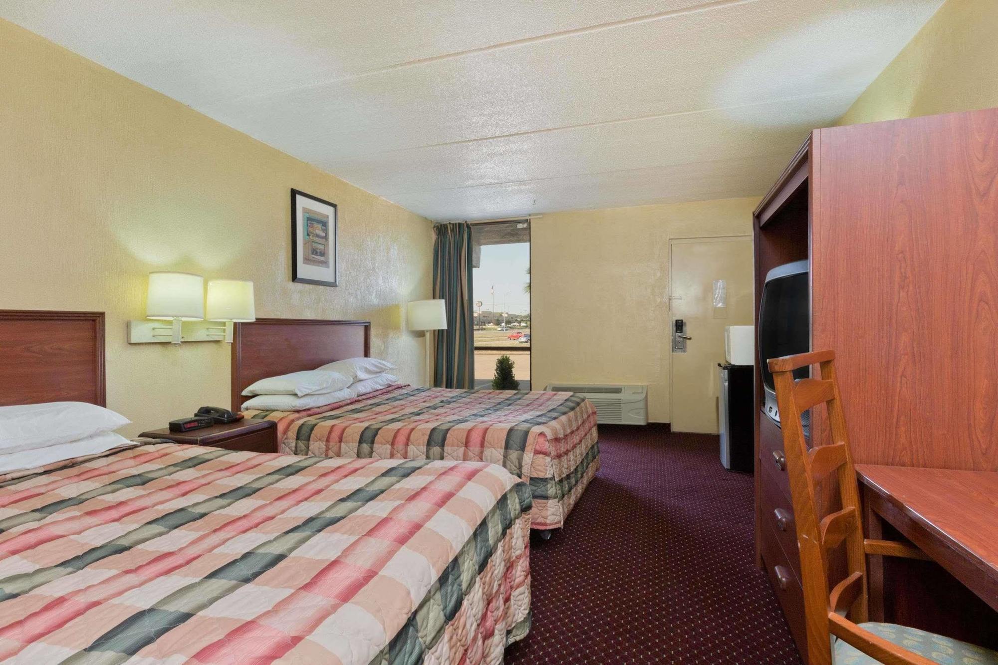 Knights Inn Brenham Zewnętrze zdjęcie